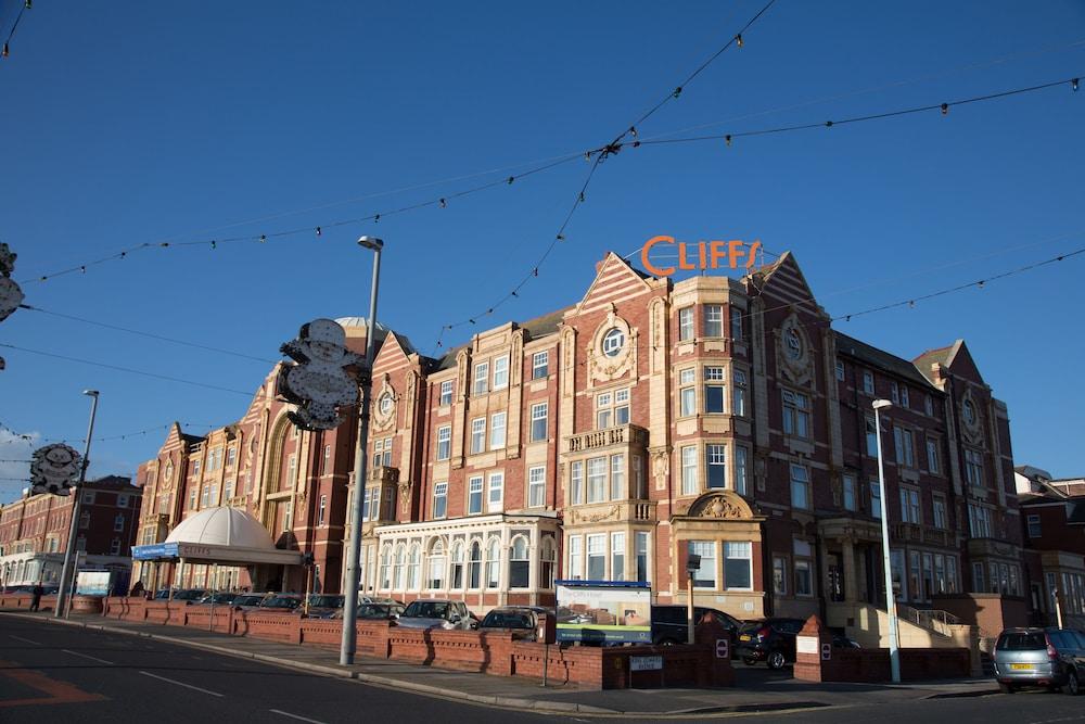 Cliffs Hotel 3*