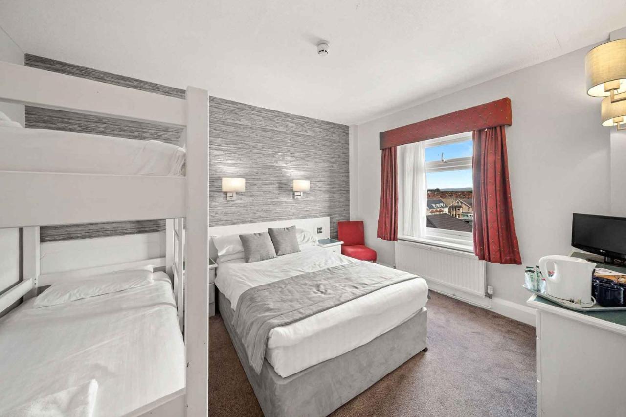 Cliffs 3* Blackpool
